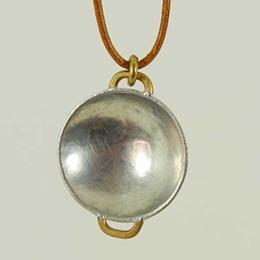 両手フライパン