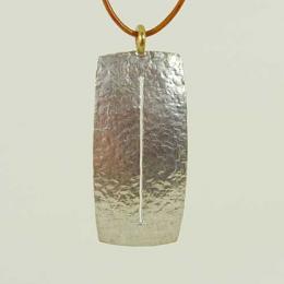 ネックレス　スリット